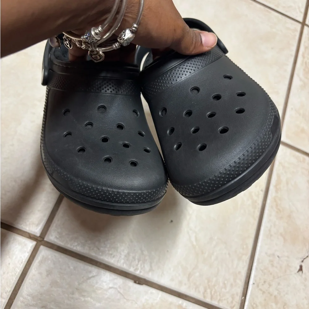 Crocs Classic Kids Lined Black Slip-On Clogs Size J5